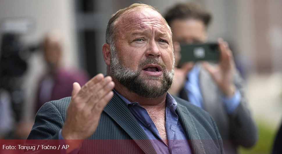 alex jones.webp